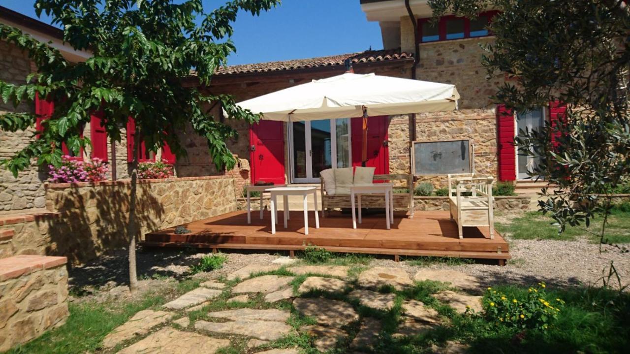 Bed and Breakfast Il Barbagianni Montepescali Exterior foto