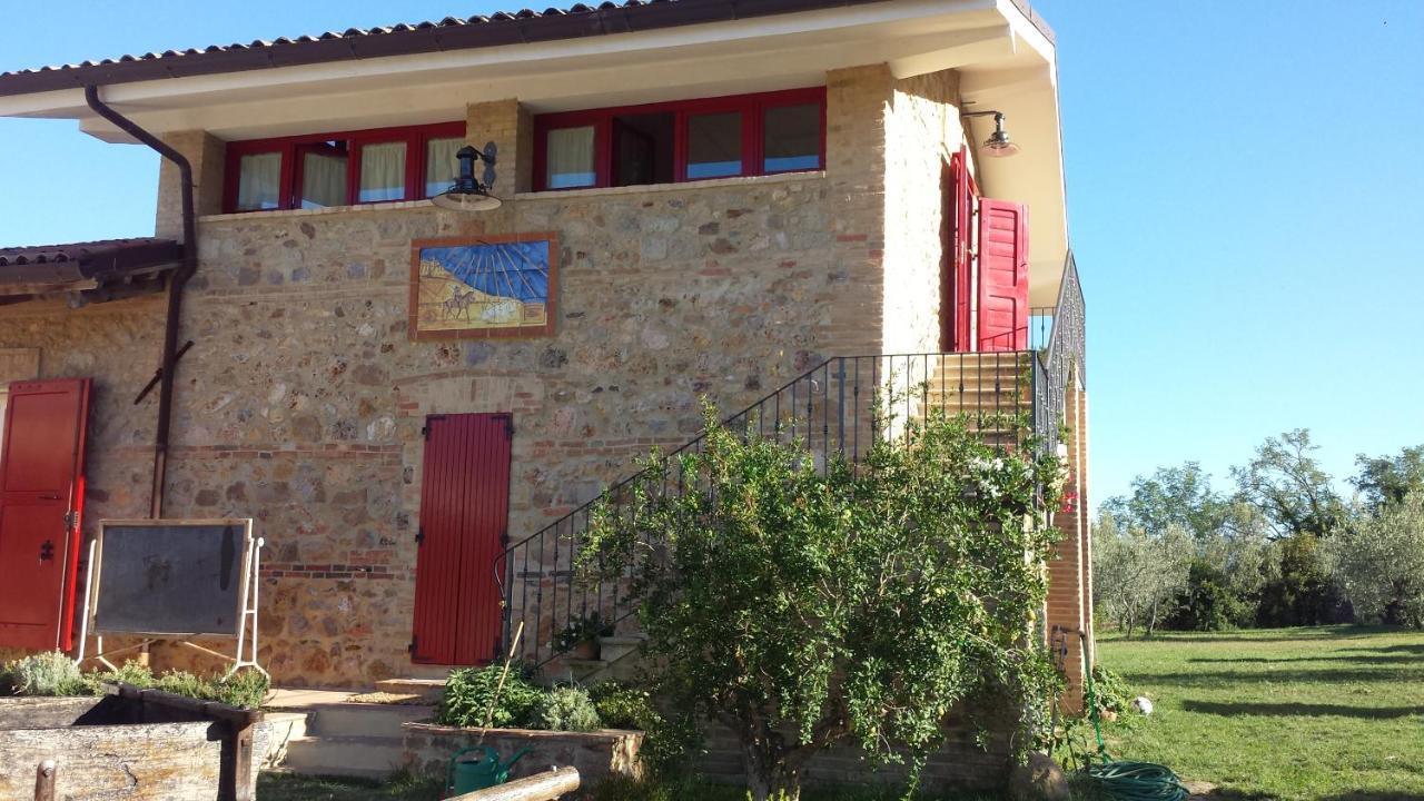 Bed and Breakfast Il Barbagianni Montepescali Exterior foto